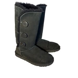 UGG Womens Bailey button triplet black boots. Size 7. Calf height, rare color